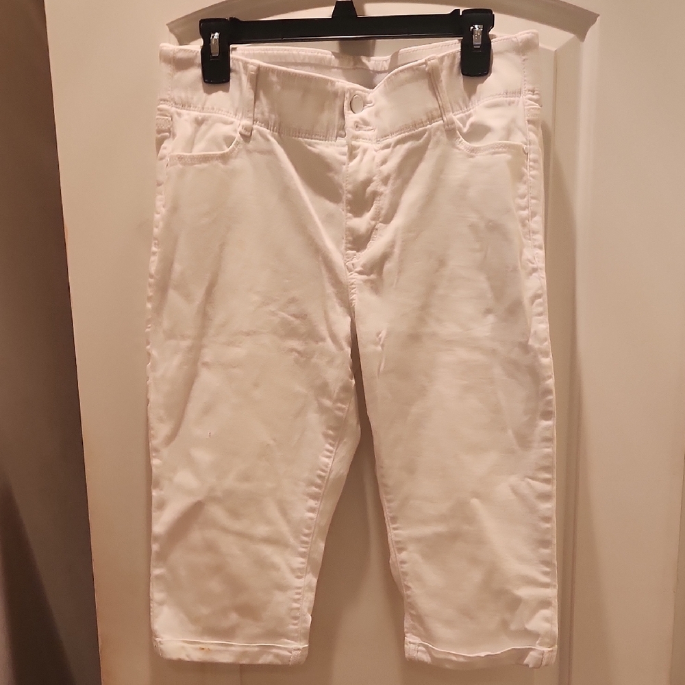 Apt. 9 White Capri Pants